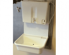 Навесной умывальник дачный